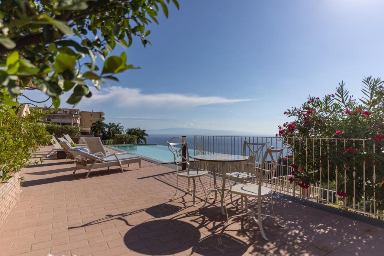Taormina Skyline Villa Bagian luar foto